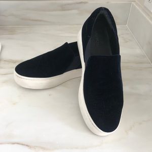 Vince Warren platform sneakers, Navy suede
